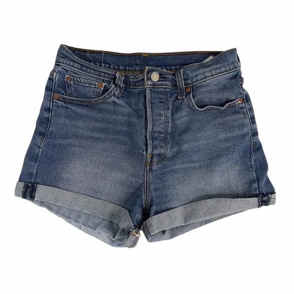 Levi's Women’s Classic Blue Jean Shorts Size 29 Waist - Picture 1 of 3